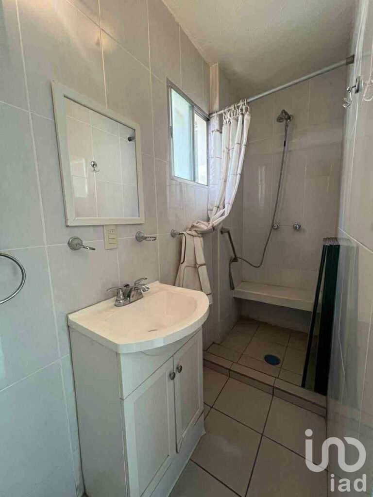 Casa en venta en Calle Prolongación Mariano Otero,  Nueva Galicia Residencial, Tlajomulco de Zúñiga