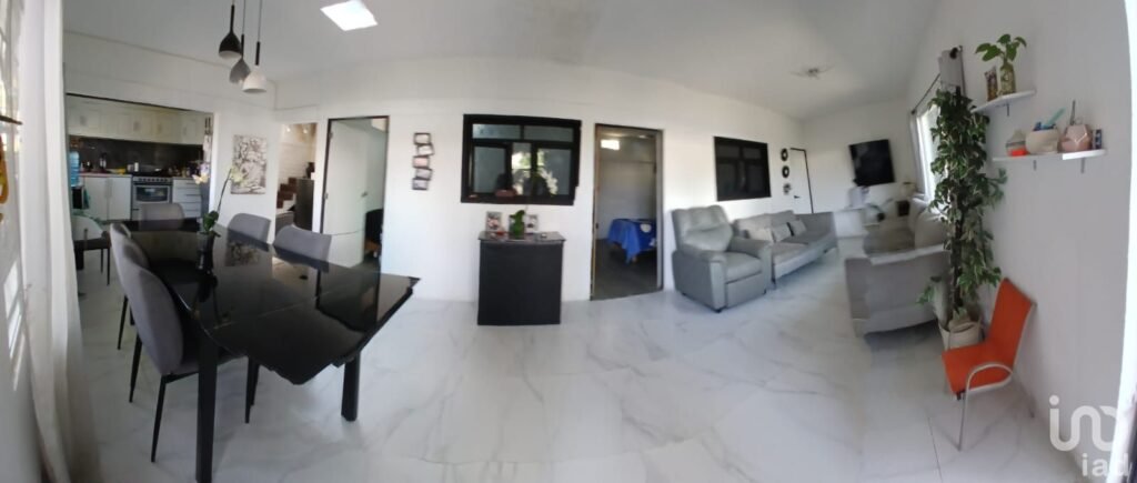 Casa en venta con 2 recámaras y baño completo en planta baja en Acapatzingo, Cuernavaca, Morelos