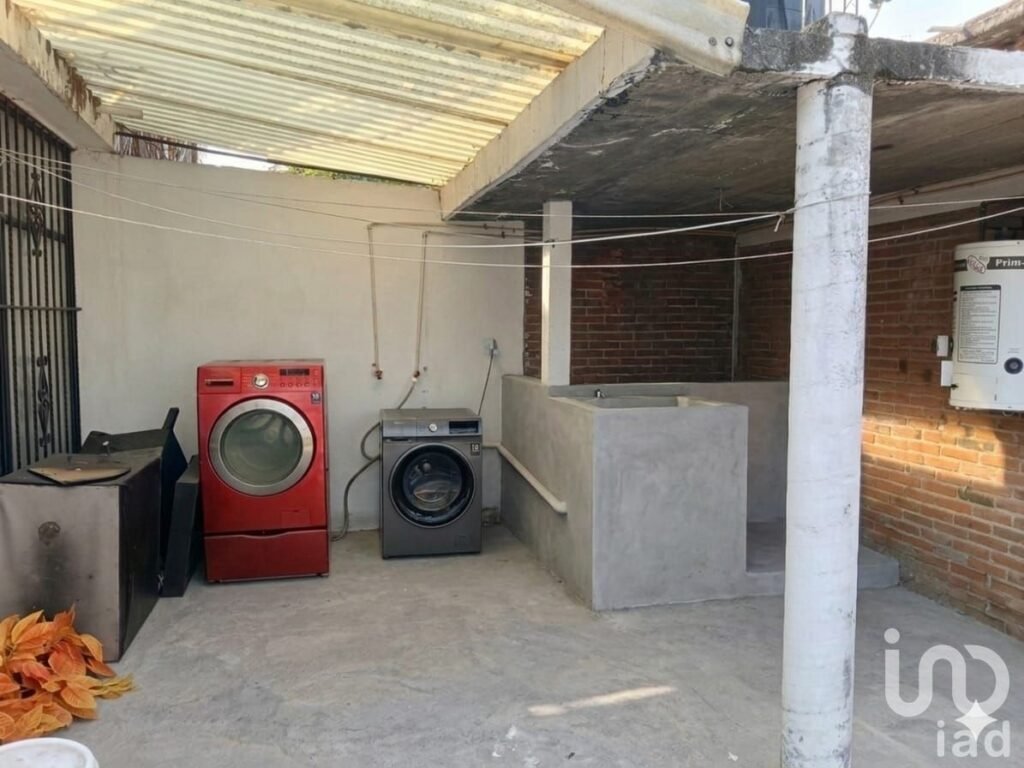 Casa en venta con 2 recámaras y baño completo en planta baja en Acapatzingo, Cuernavaca, Morelos