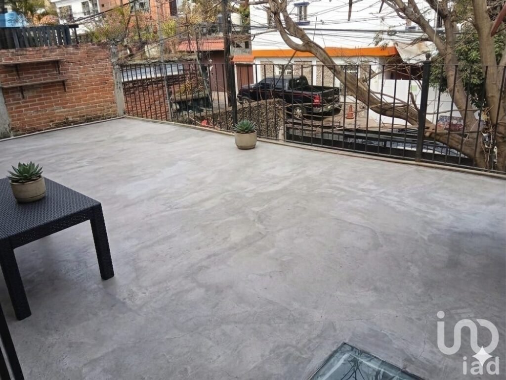 Casa en venta con 2 recámaras y baño completo en planta baja en Acapatzingo, Cuernavaca, Morelos