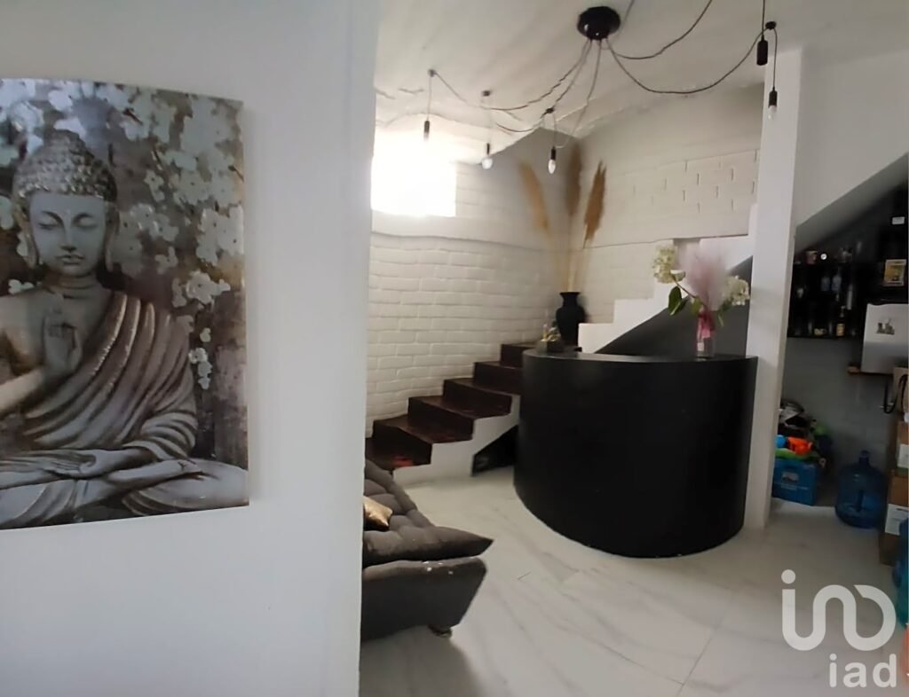 Casa en venta con 2 recámaras y baño completo en planta baja en Acapatzingo, Cuernavaca, Morelos