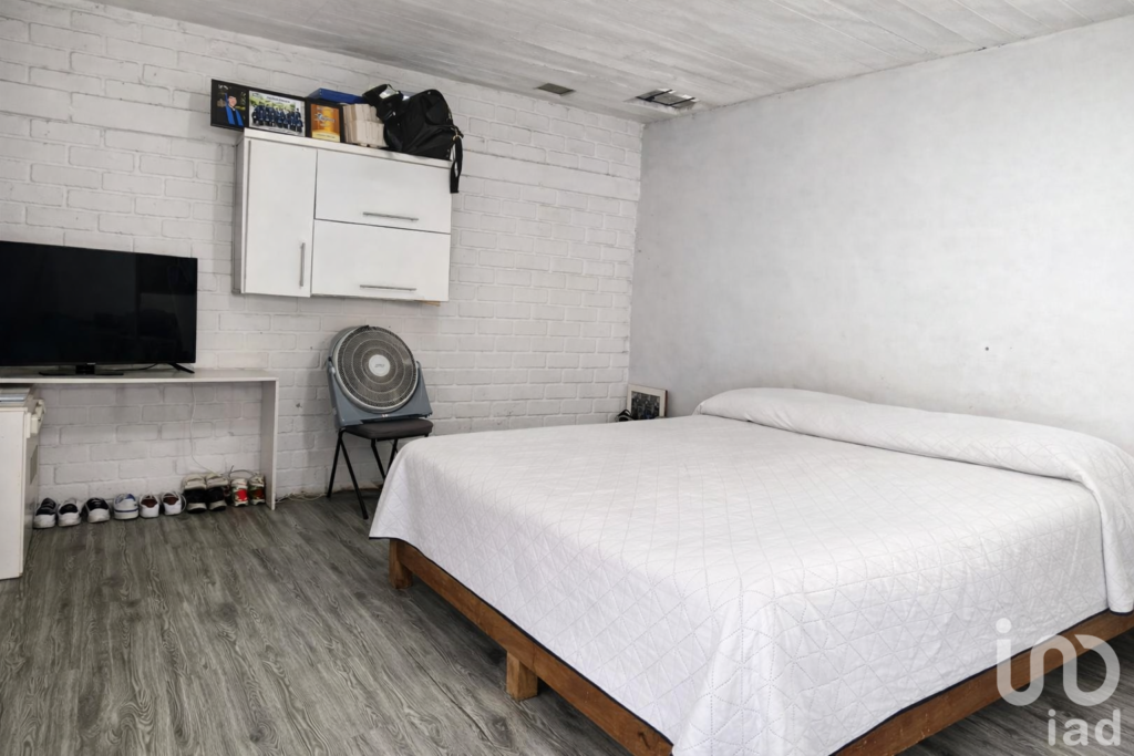 Casa en venta con 2 recámaras y baño completo en planta baja en Acapatzingo, Cuernavaca, Morelos