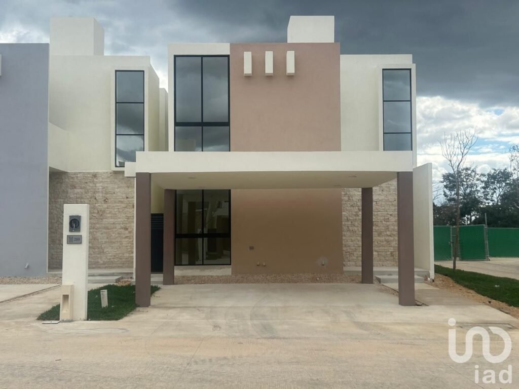 CASA NUEVA EN VENTA EN CONKAL YUCATAN CON DESCUENTO INCLUYE PISCINA Y GARAGE TECHADO