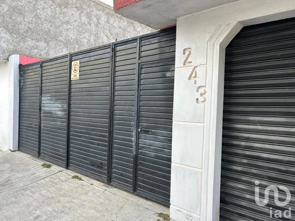 Venta de Local Comercial ideal para Taller y Departamento