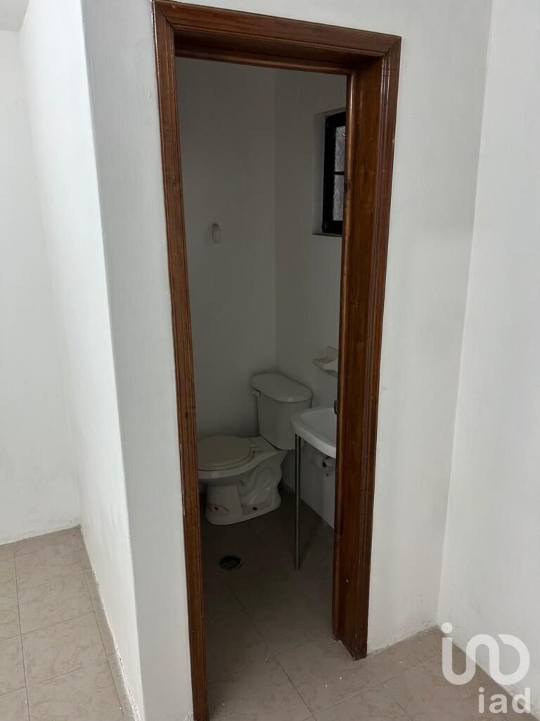 Venta de Local Comercial ideal para Taller y Departamento