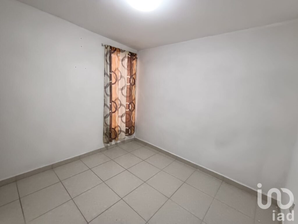 CASA EN VENTA EN VILLAS DE ECATEPEC, ECATEPEC DE MORELOS, A 5 MINUTOS DE BODEGA AURRERA PALOMAS