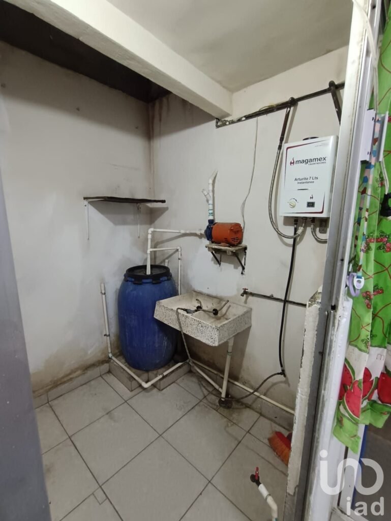 CASA EN VENTA EN VILLAS DE ECATEPEC, ECATEPEC DE MORELOS, A 5 MINUTOS DE BODEGA AURRERA PALOMAS