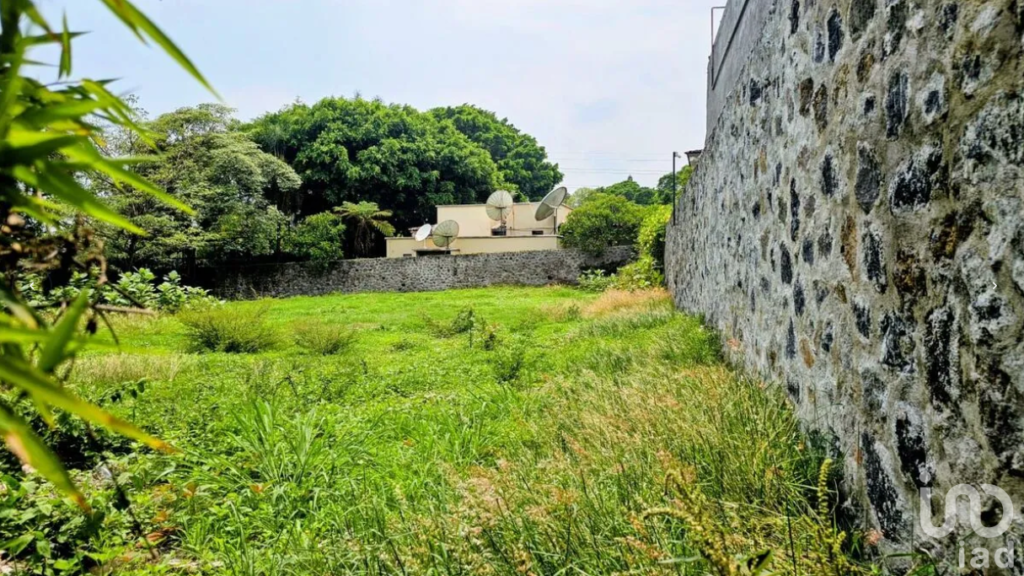 Vendo Terreno Plano en Las Quintas, Cuernavaca