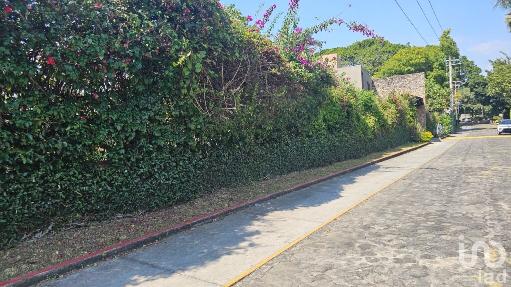 Vendo Terreno Plano en Las Quintas, Cuernavaca