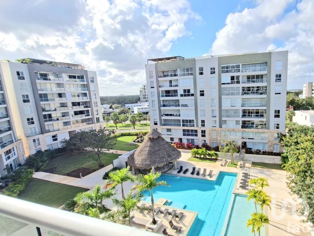 Venta de Departamento sobre Av. Huayacán Residencial Cumbres- ALTURA-