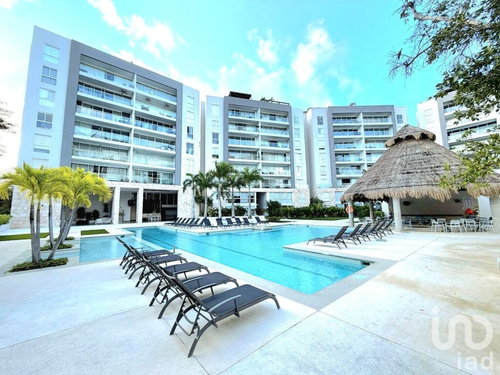 Venta de Departamento sobre Av. Huayacán Residencial Cumbres- ALTURA-