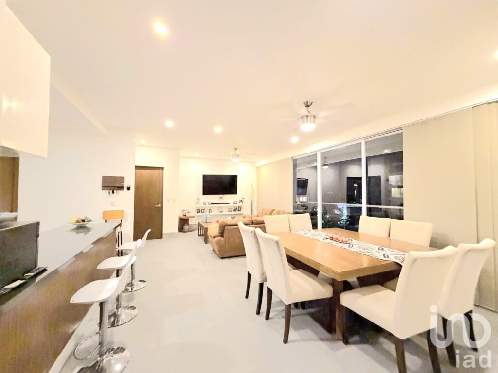 Venta de Departamento sobre Av. Huayacán Residencial Cumbres- ALTURA-