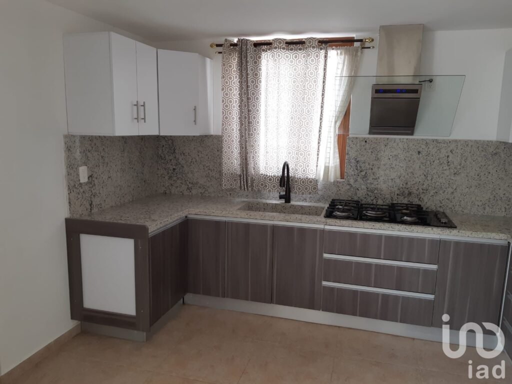 CASA EN RENTA CON OPCION A COMPRA  CUMBRES DEL LAGO, QUERETARO
