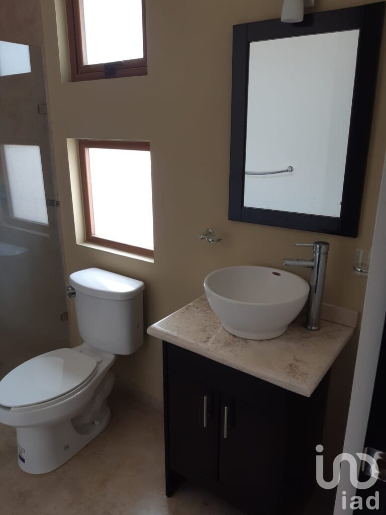 CASA EN RENTA CON OPCION A COMPRA  CUMBRES DEL LAGO, QUERETARO