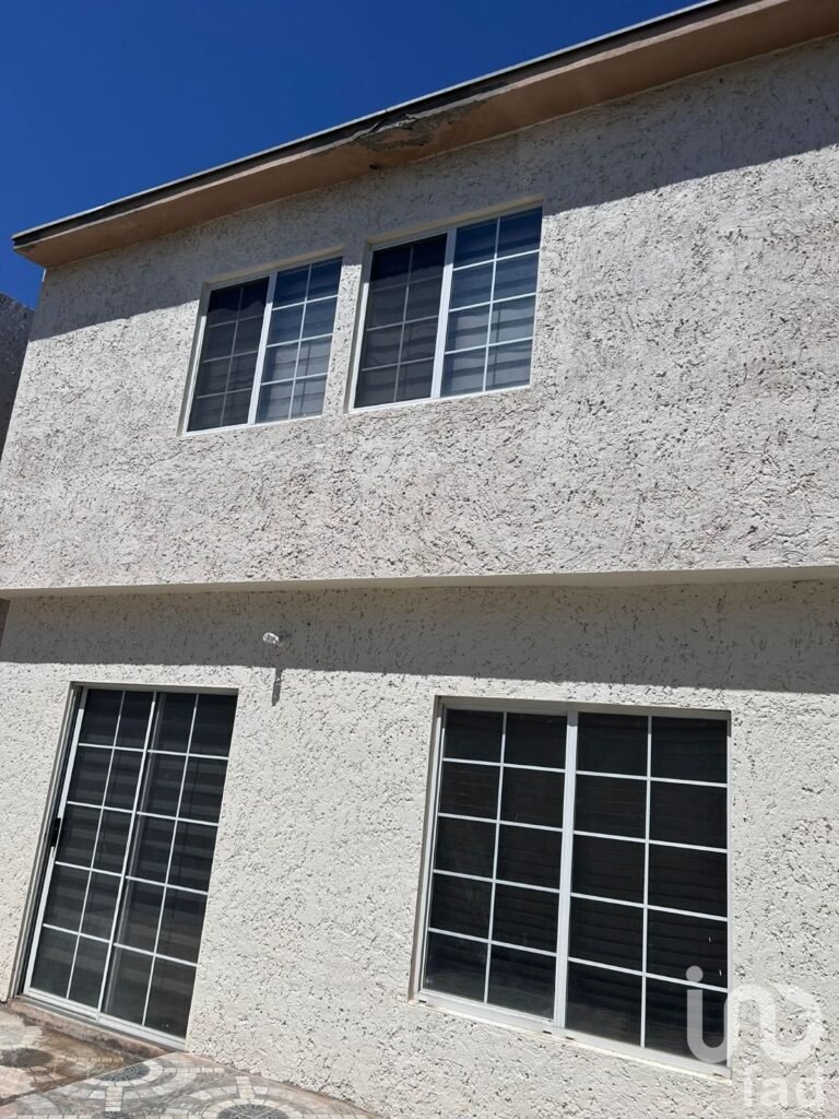 Casa en venta en Canto de Calabria zona Sendero