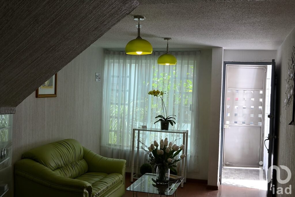 Casa en venta Lotos, Las Margaritas, Tlanepantla. A una cuadra de Mundo E