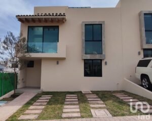 VENTA DE CASA EN CONDOMINIO EN ZIBATA
