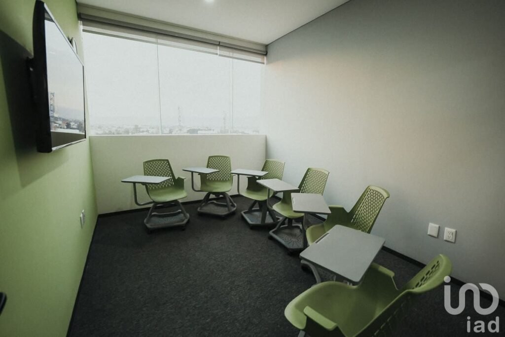 Oficina en Renta Amueblada con Servicios en Parque Manzanares