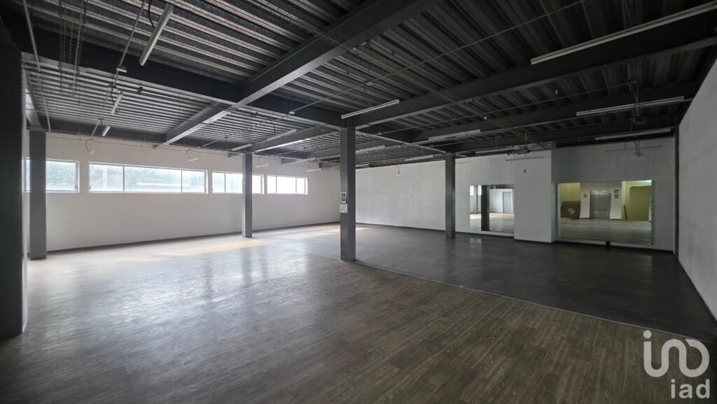 Local de 155m2 en Renta en Plaza Comercial Alco la Raza