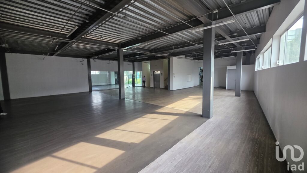 Local de 155m2 en Renta en Plaza Comercial Alco la Raza