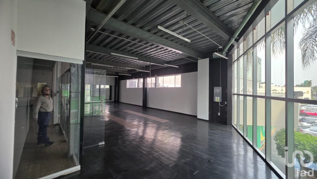 Local de 155m2 en Renta en Plaza Comercial Alco la Raza