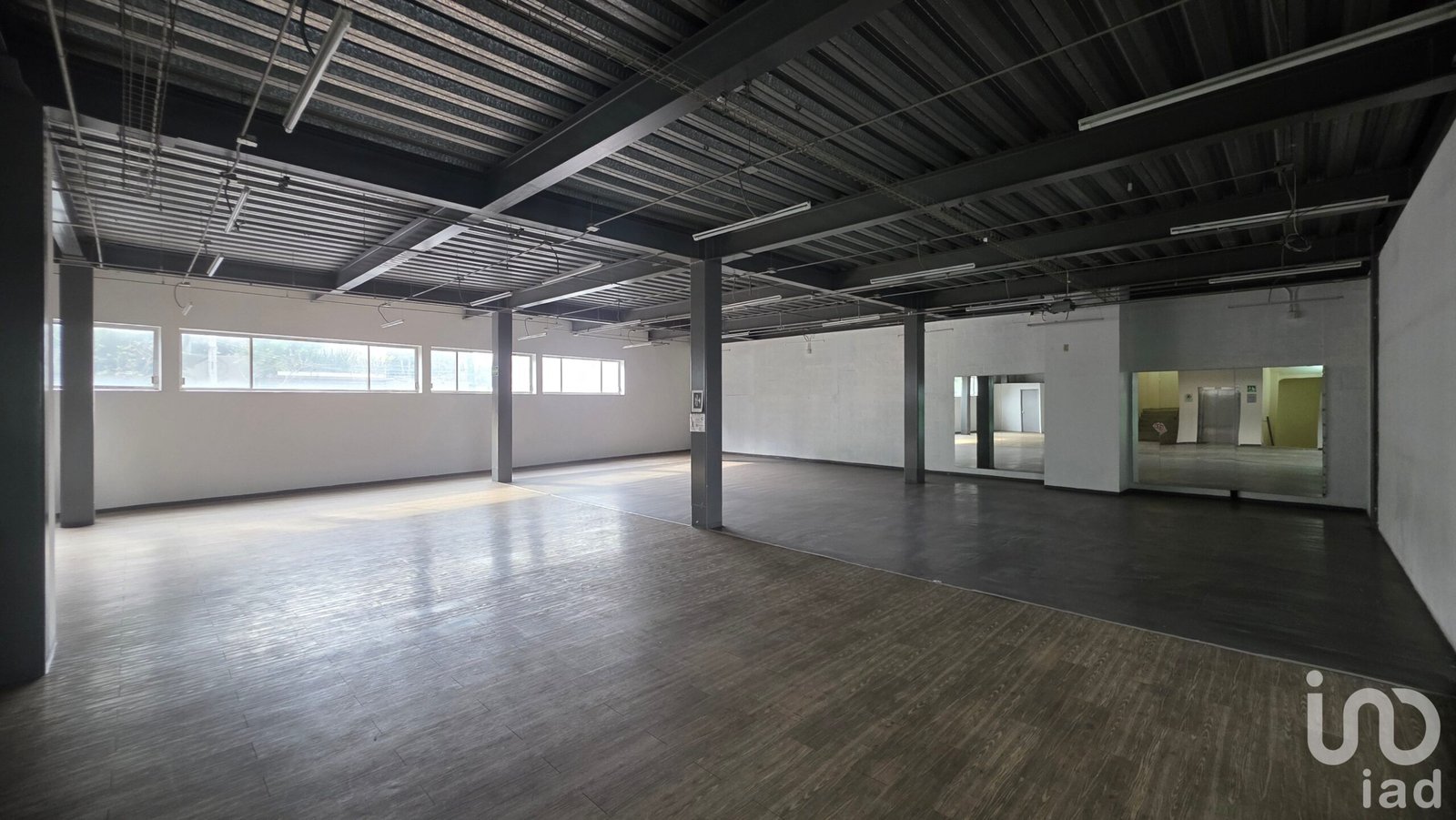 Local de 155m2 en Renta en Plaza Comercial Alco la Raza