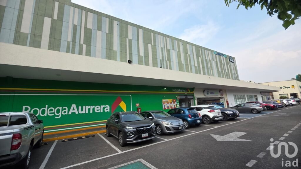 Renta de Local en Plaza Comercial