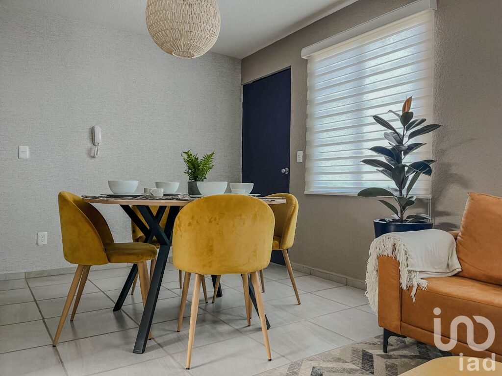 Departamento en VENTA - 3 recámaras, Amplios espacios - Con estacionamiento.