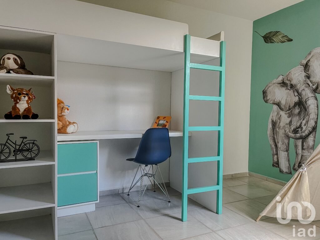 Departamento en VENTA - 3 recámaras, Amplios espacios - Con estacionamiento.