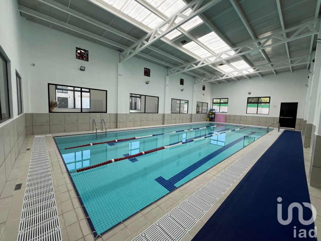 CASA en VENTA - 3 recamaras, 3 baños completos, 2 cajones estacionamiento - NUEVA