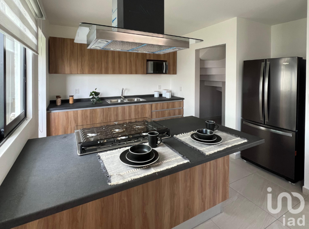 CASA en VENTA - 3 recamaras, 3 baños completos, 2 cajones estacionamiento - NUEVA