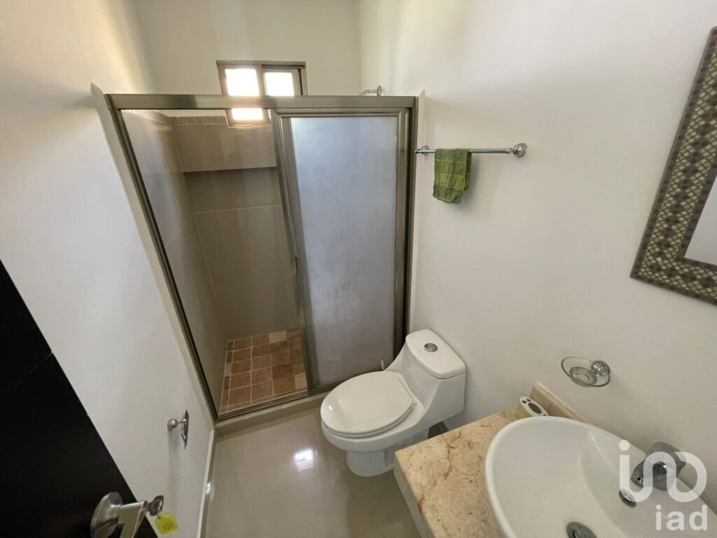 VENTA DE CASA EN LAS MARGARITAS CHOLUL CON AMPLIO TERRENO