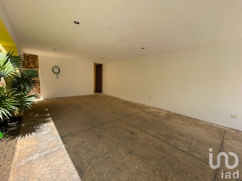 VENTA DE CASA EN LAS MARGARITAS CHOLUL CON AMPLIO TERRENO