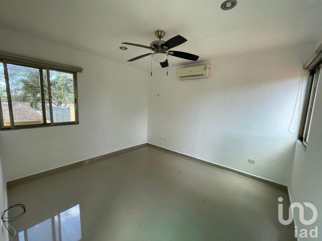 VENTA DE CASA EN LAS MARGARITAS CHOLUL CON AMPLIO TERRENO