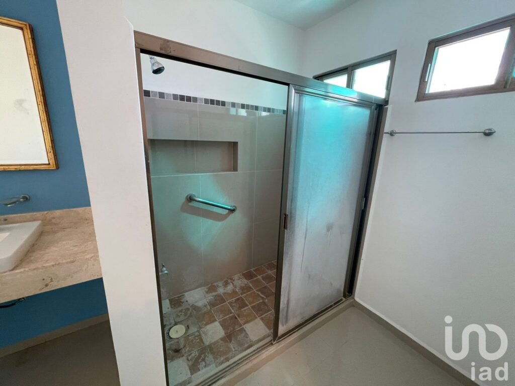 VENTA DE CASA EN LAS MARGARITAS CHOLUL CON AMPLIO TERRENO