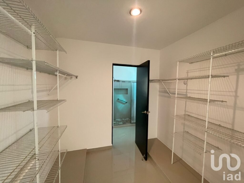 VENTA DE CASA EN LAS MARGARITAS CHOLUL CON AMPLIO TERRENO