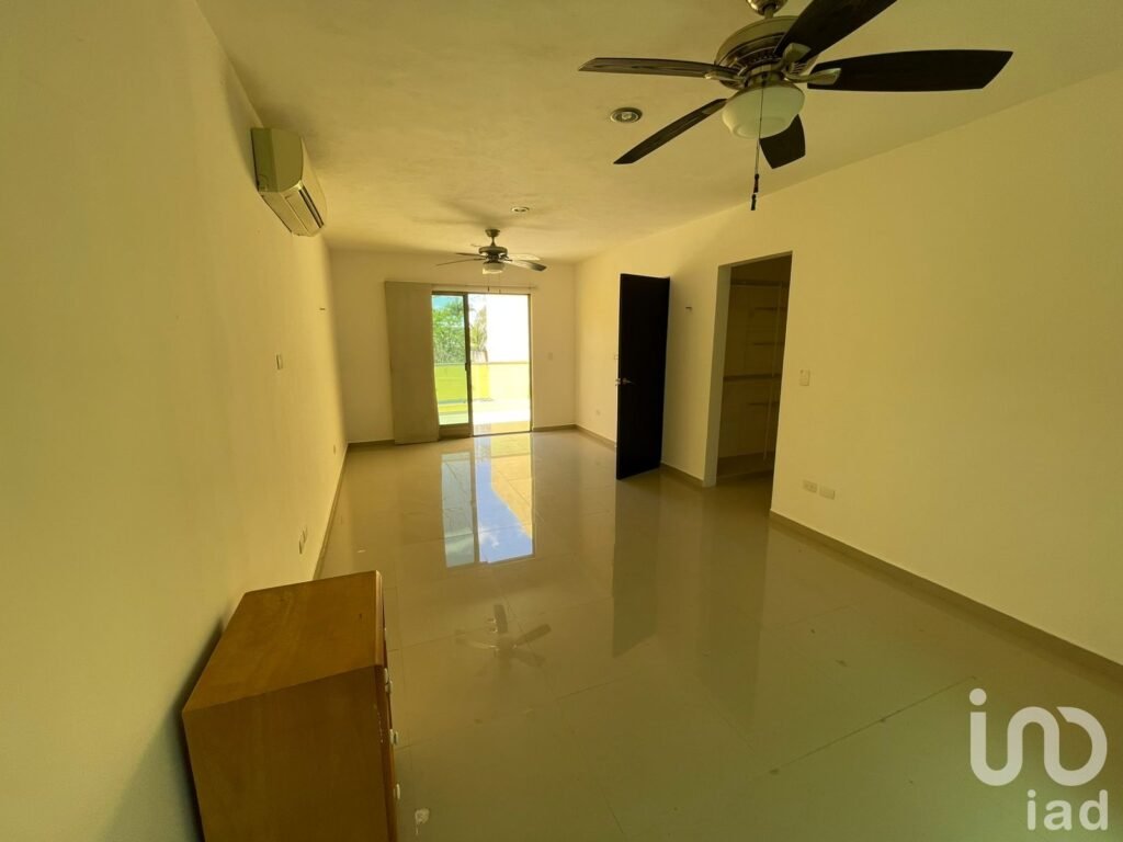 VENTA DE CASA EN LAS MARGARITAS CHOLUL CON AMPLIO TERRENO