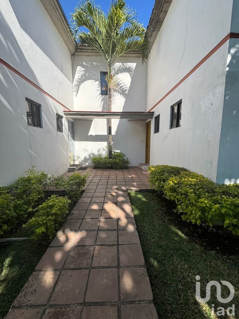 CASA EN VENTA EN CONDOMINIO EN LOMAS DE CUERNAVACA, MORELOS