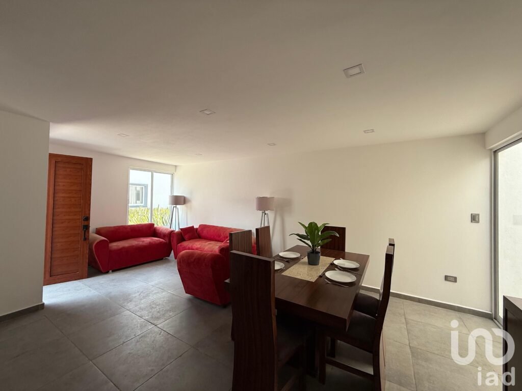 VENTA DE CASA CON FÁCIL SALIDA A PERIFÉRICO Y BLVD FORJADORES, CUAUTLANCINGO