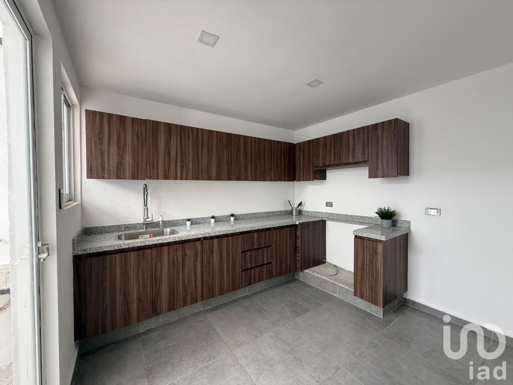 VENTA DE CASA CON FÁCIL SALIDA A PERIFÉRICO Y BLVD FORJADORES, CUAUTLANCINGO