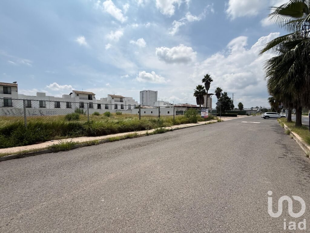 VENTA DE TERRENO EN EL SALITRE, FRENTE A ANTEA, QUERETARO