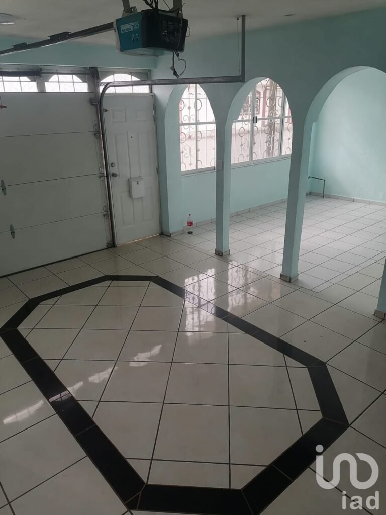 Casa en Venta en Durango, Fracc. Granja Graciela | 5 Recámaras (2 en Planta Baja).