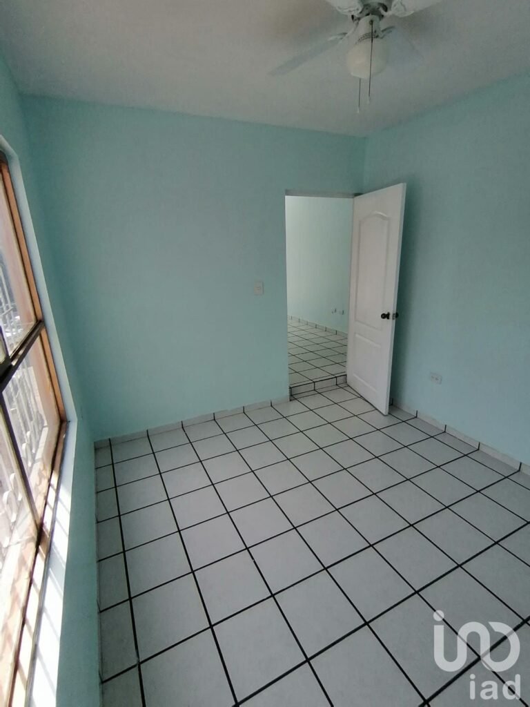 Casa en Venta en Durango, Fracc. Granja Graciela | 5 Recámaras (2 en Planta Baja).