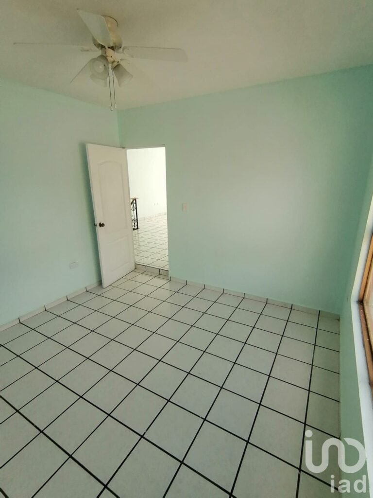 Casa en Venta en Durango, Fracc. Granja Graciela | 5 Recámaras (2 en Planta Baja).