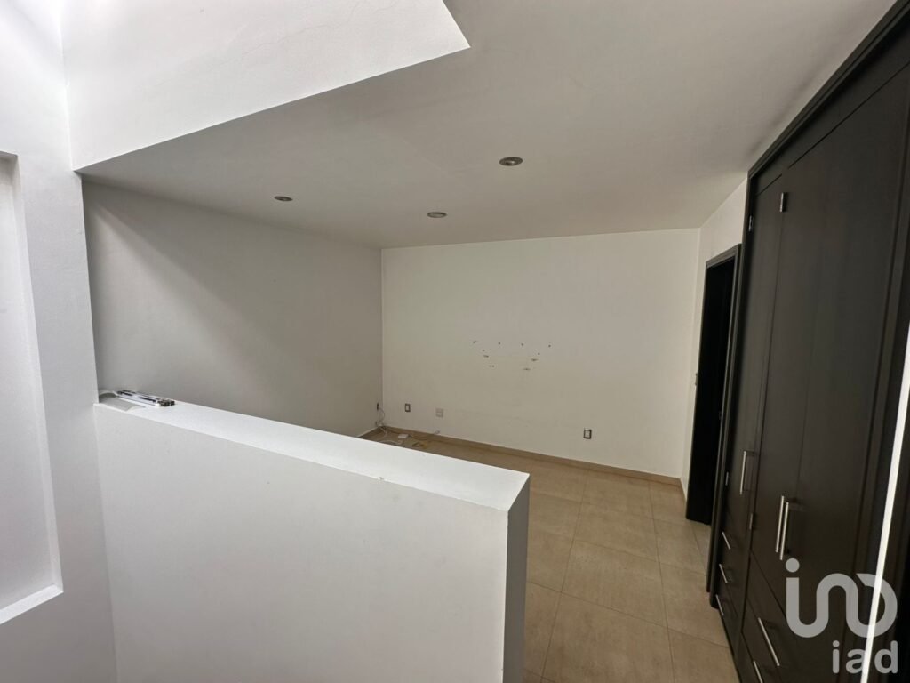 Casa de 2 niveles en fraccionamiento Arboledas de San Javier, Pachuca, Hidalgo.