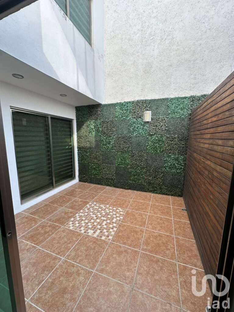 Casa de 2 niveles en fraccionamiento Arboledas de San Javier, Pachuca, Hidalgo.