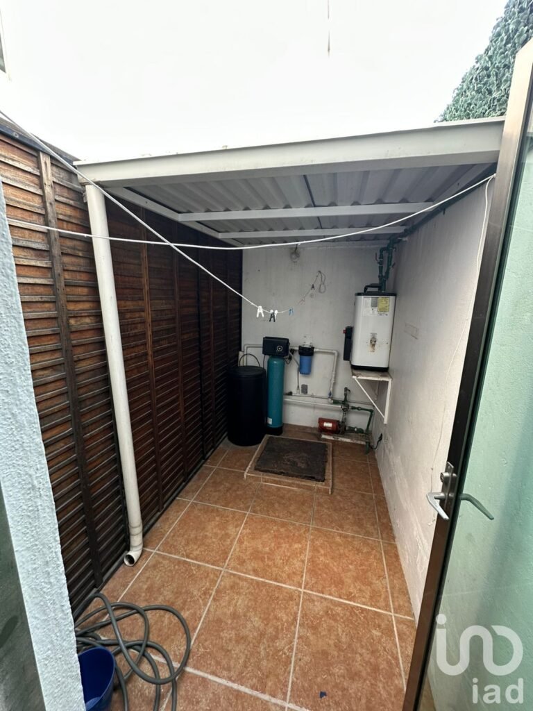 Casa de 2 niveles en fraccionamiento Arboledas de San Javier, Pachuca, Hidalgo.