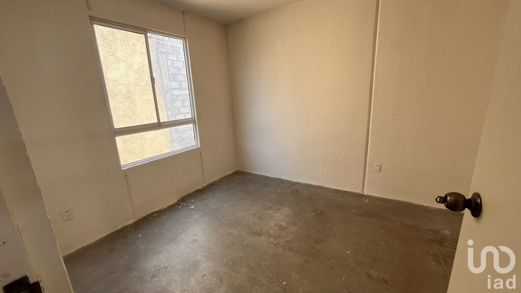 Casa de 2 Niveles dentro de Fraccionamiento en Tecámac, Estado de México