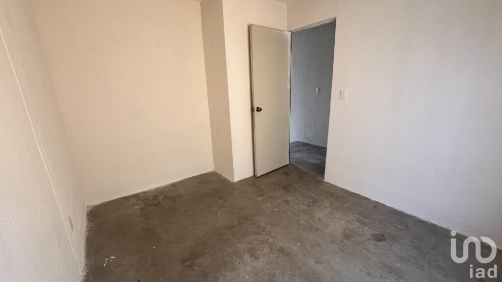 Casa de 2 Niveles dentro de Fraccionamiento en Tecámac, Estado de México