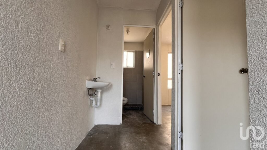 Casa de 2 Niveles dentro de Fraccionamiento en Tecámac, Estado de México